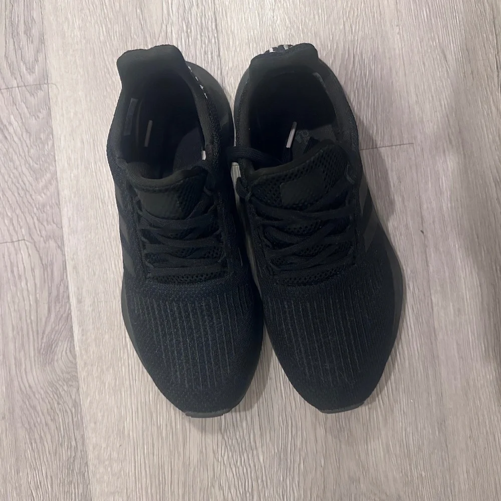 Adidas Swift Run Running Shoes - Picture 3 of 5